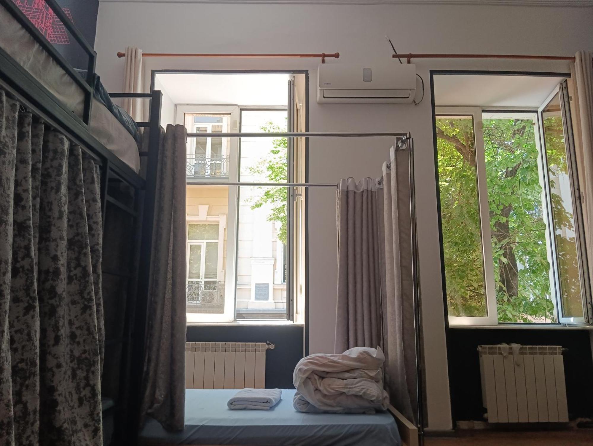 Moosica Hostel Tbilisi Ngoại thất bức ảnh